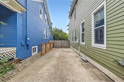 9116 N Willamette Blvd, Portland, OR 97203 - Photo 3