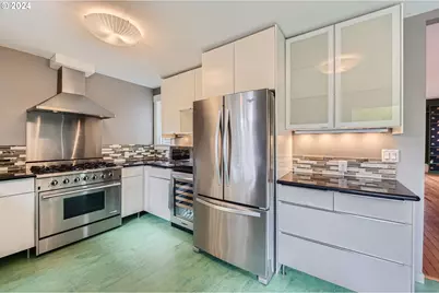 9116 N Willamette Blvd, Portland, OR 97203 - Photo 11