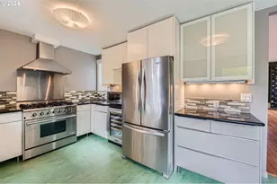 9116 N Willamette Blvd, Portland, OR 97203 - Photo 11