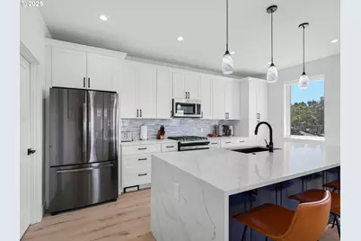 210 15th Ave, Seaside, OR 97138 - Photo 17