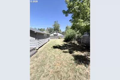 2461 Potter St, Eugene, OR 97405 - Photo 9