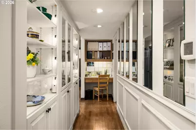 6340 SW Camelot Ln, Portland, OR 97219 - Photo 11