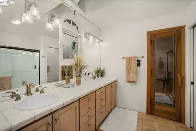 6340 SW Camelot Ln, Portland, OR 97219 - Photo 27