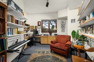 6340 SW Camelot Ln, Portland, OR 97219 - Photo 33