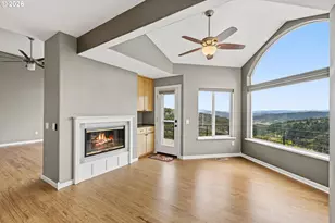 215 Eagle Dr, Roseburg, OR 97471 - Photo 9