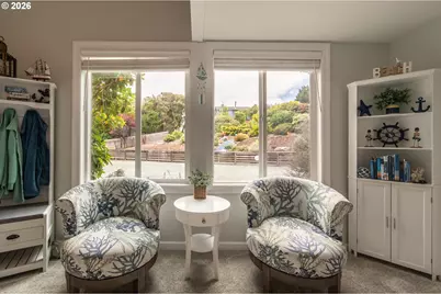 875 Elmira Ave, Bandon, OR 97411 - Photo 11
