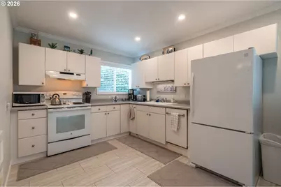875 Elmira Ave, Bandon, OR 97411 - Photo 25