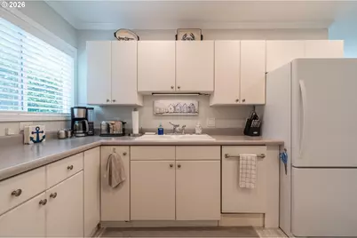875 Elmira Ave, Bandon, OR 97411 - Photo 23