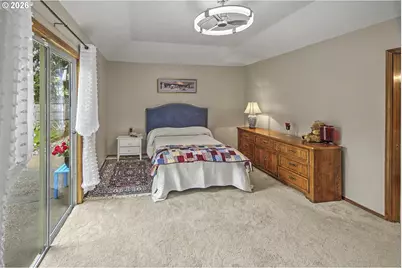 672 NE Valarie Ct, Hillsboro, OR 97124 - Photo 31