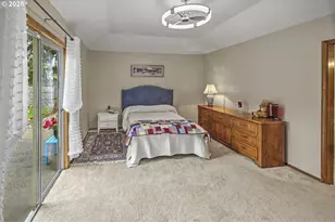 672 NE Valarie Ct, Hillsboro, OR 97124 - Photo 31