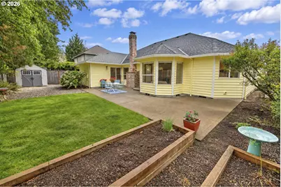 672 NE Valarie Ct, Hillsboro, OR 97124 - Photo 43