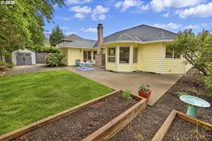 672 NE Valarie Ct, Hillsboro, OR 97124 - Photo 43