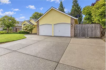 672 NE Valarie Ct, Hillsboro, OR 97124 - Photo 3