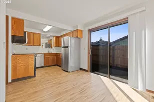 1200 E Johnson Ct, Newberg, OR 97132 - Photo 7