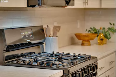 1786 NW Landon St, McMinnville, OR 97128 - Photo 11