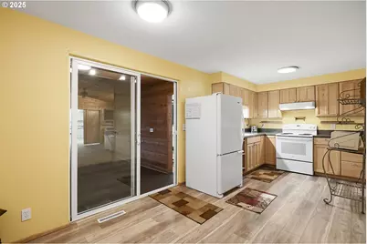 616 D St, Dallesport, WA 98617 - Photo 9