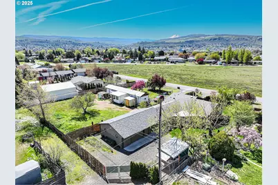 616 D St, Dallesport, WA 98617 - Photo 43