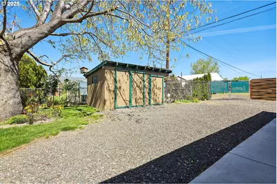 616 D St, Dallesport, WA 98617 - Photo 37