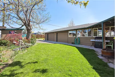 616 D St, Dallesport, WA 98617 - Photo 3