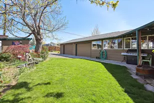 616 D St, Dallesport, WA 98617 - Photo 3