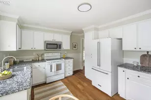 241 Cervantes, Lake Oswego, OR 97035 - Photo 23