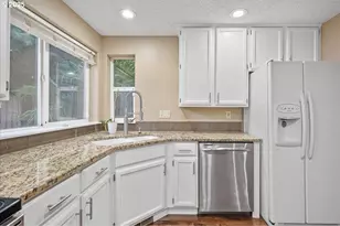 1351 NE Greenway Dr, Gresham, OR 97030 - Photo 15