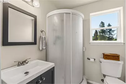 286 N 6th St, Creswell, OR 97426 - Photo 27