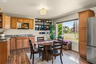 286 N 6th St, Creswell, OR 97426 - Photo 13