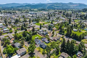286 N 6th St, Creswell, OR 97426 - Photo 41