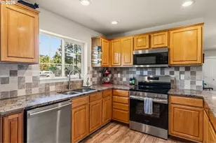 286 N 6th St, Creswell, OR 97426 - Photo 11