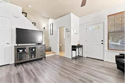 38528 Galway St, Sandy, OR 97055 - Photo 3