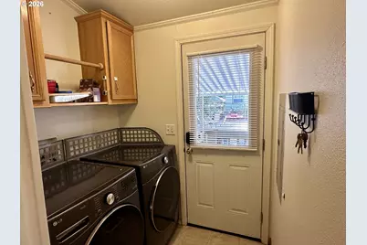 369 Lacasa St, Eugene, OR 97402 - Photo 19