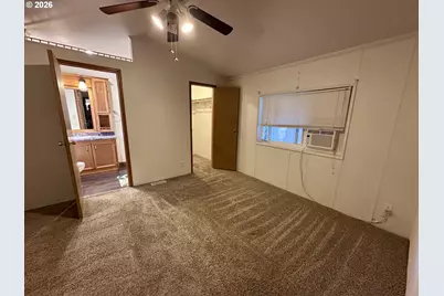 369 Lacasa St, Eugene, OR 97402 - Photo 7