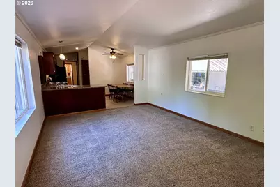 369 Lacasa St, Eugene, OR 97402 - Photo 3