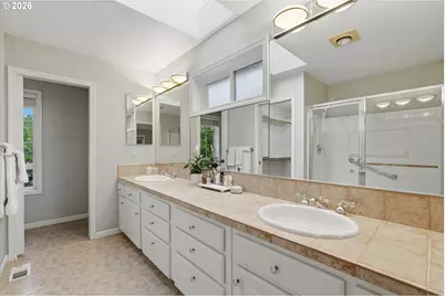 12638 Adrian Ct, Lake Oswego, OR 97034 - Photo 19