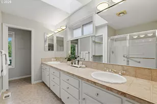 12638 Adrian Ct, Lake Oswego, OR 97034 - Photo 19