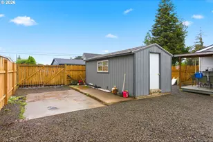 915 E 1st St, Yamhill, OR 97148 - Photo 43