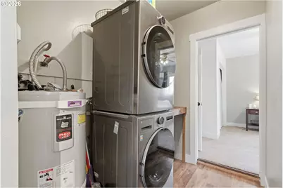915 E 1st St, Yamhill, OR 97148 - Photo 25