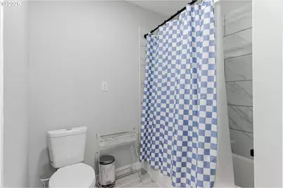 915 E 1st St, Yamhill, OR 97148 - Photo 35