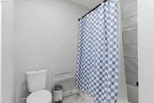 915 E 1st St, Yamhill, OR 97148 - Photo 35