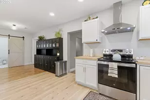 915 E 1st St, Yamhill, OR 97148 - Photo 17