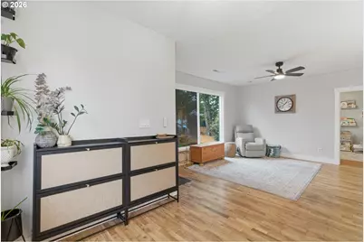 915 E 1st St, Yamhill, OR 97148 - Photo 9