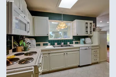 1010 Randolph Rd, Woodburn, OR 97071 - Photo 15