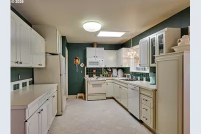 1010 Randolph Rd, Woodburn, OR 97071 - Photo 13