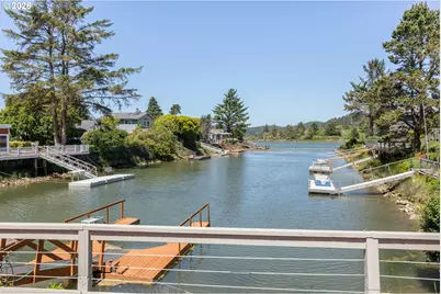 9215 Trout Pl, Gleneden Beach, OR 97388 - Photo 11