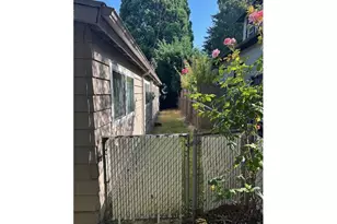 9212 N Saint Louis Ave, Portland, OR 97203 - Photo 7