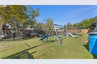 1977 Echo Hollow Rd, Eugene, OR 97402 - Photo 29