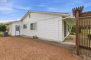 401 S Cascade Dr, Woodburn, OR 97071 - Photo 31