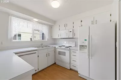 401 S Cascade Dr, Woodburn, OR 97071 - Photo 13