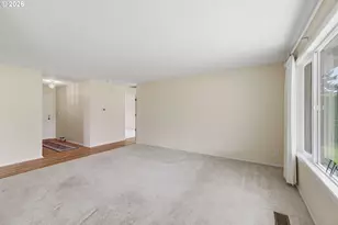 401 S Cascade Dr, Woodburn, OR 97071 - Photo 17